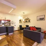 Traditional Apartment In Old City