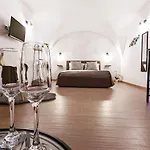 Ravi Romantic Jacuzzi Suite