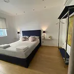 Studio 40
