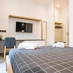 Astroom Apartments