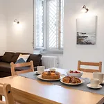 La Casa Di Gio - Stazione & Policlinico Apartment