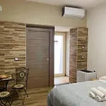 Annette Rooms