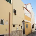 Elly\'S House