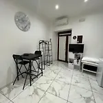 Koronao Apartment - Bari Old City