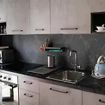 Elegant Apartment Few Steps From Bari\'S Heart