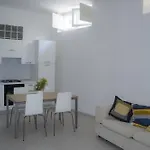 Tony\'S House