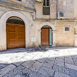 San Nicola Old Town Apartment Casatuabari