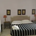 Gatto Bianco Casa Dei Venti