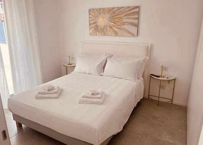 Sea Sense Suite 1
