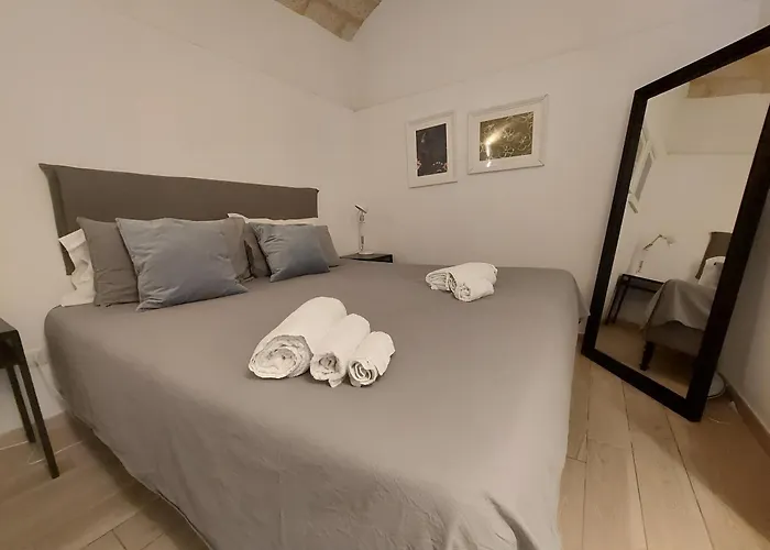 Bari Landlord 31- Old Town Apartment