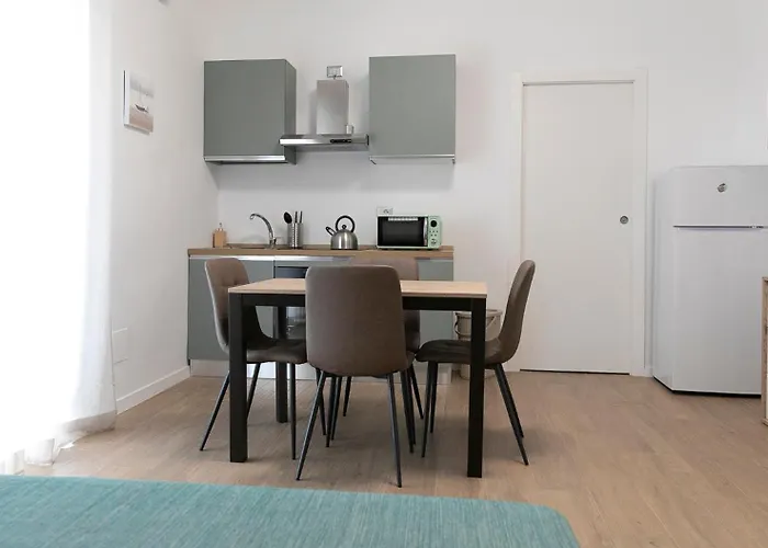 Adelphi Guest House 2