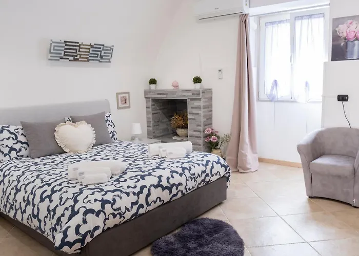 Elly\'S House