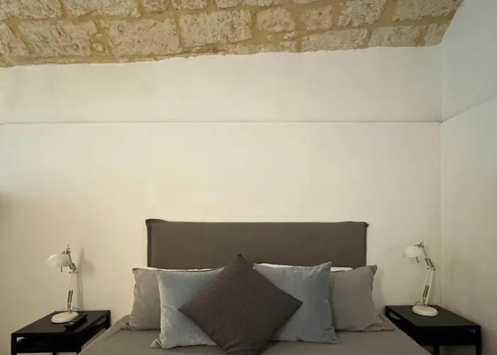 Bari Landlord 31- Old Town Apartment