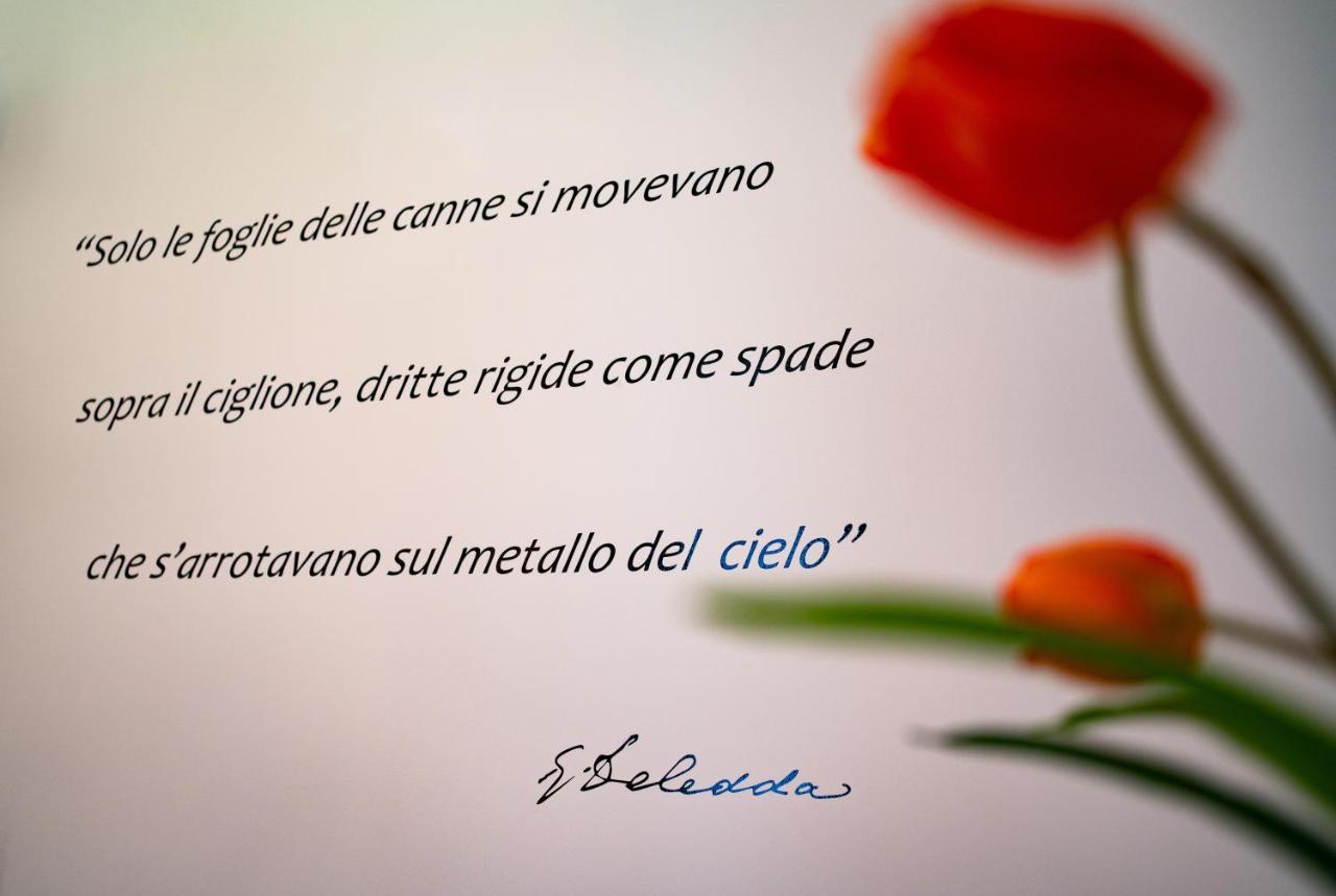 L' Angolo Dei Poeti - *
