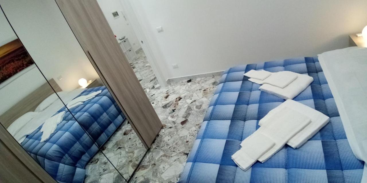 Station Apartment *