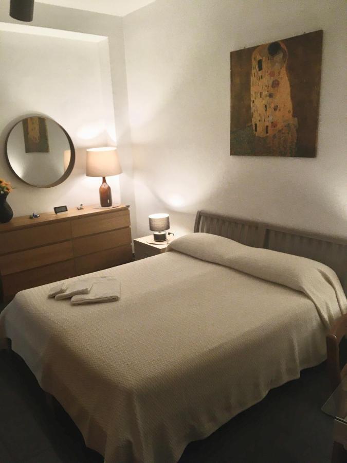 Blackboard House Guest house *