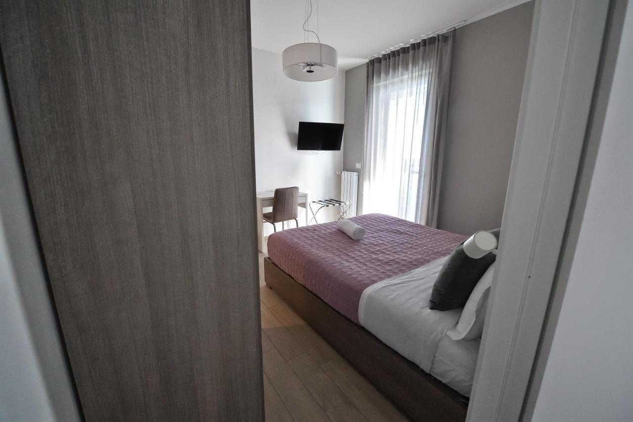Karol Airport Bed & Breakfast