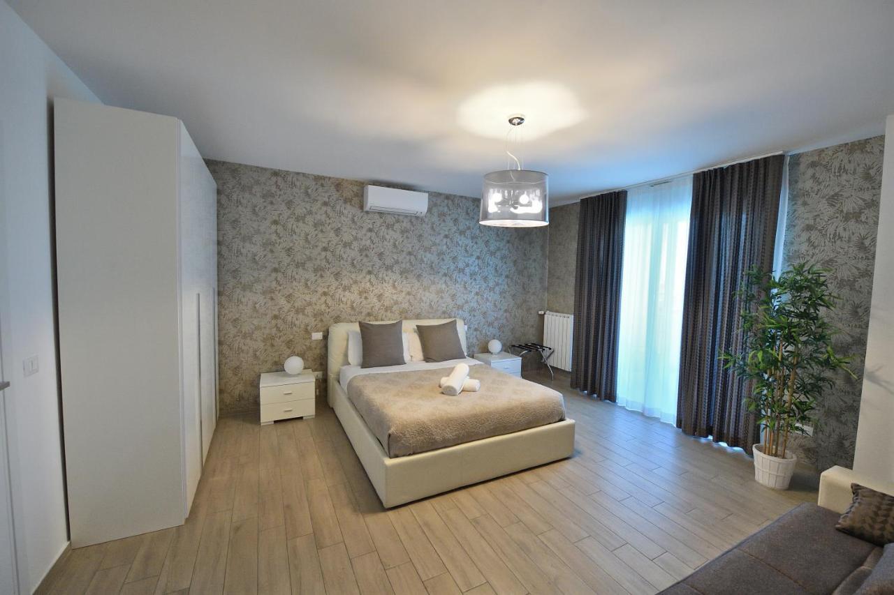 Karol Airport Bed & Breakfast