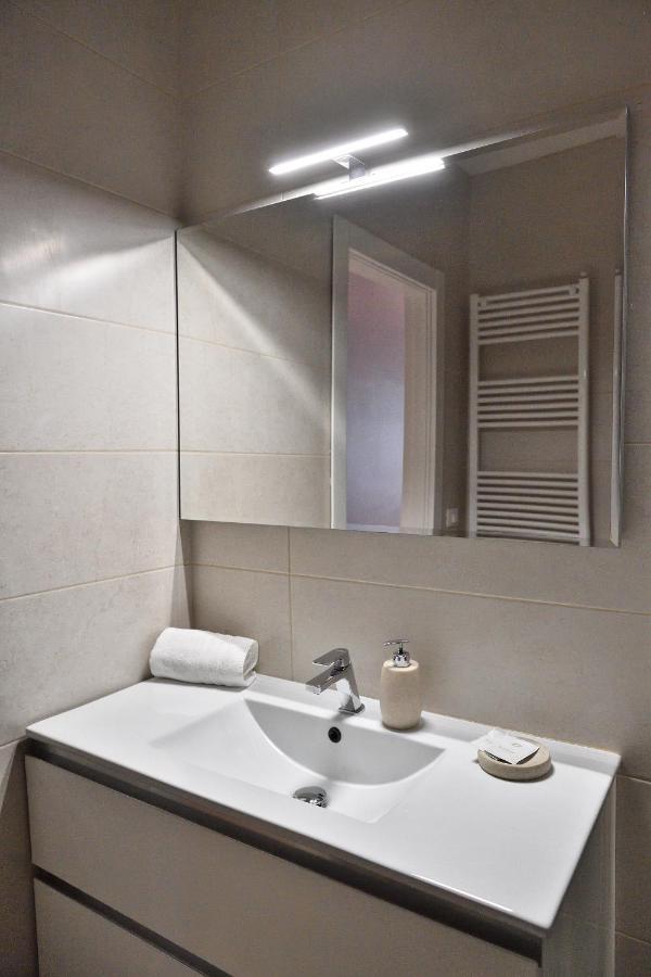 Karol Airport Bed & Breakfast *
