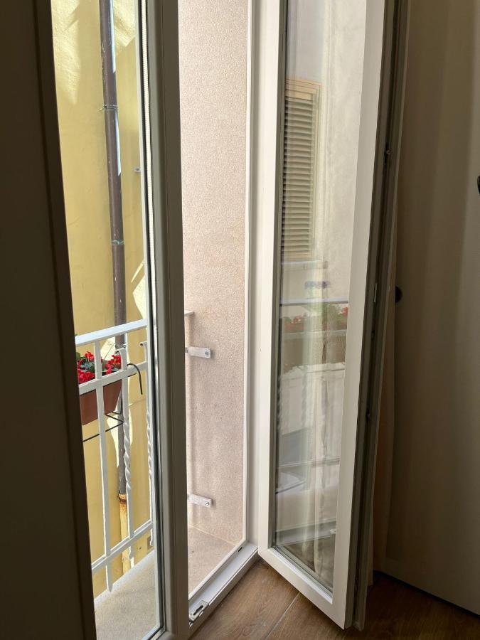 Aura * Bari