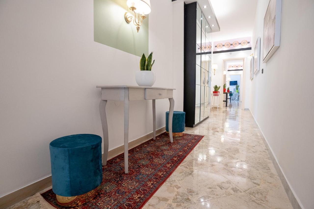 Cavour Centro _ Brand Life _ Gasthof Bari