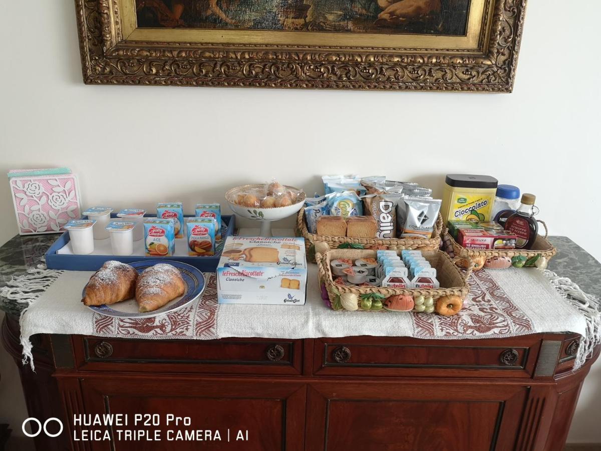 Acomodação com café da manhã  Lucia 2*