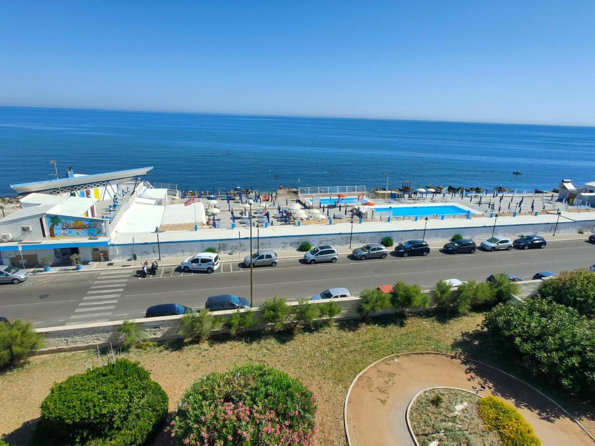 Seafront Suites Apartment *