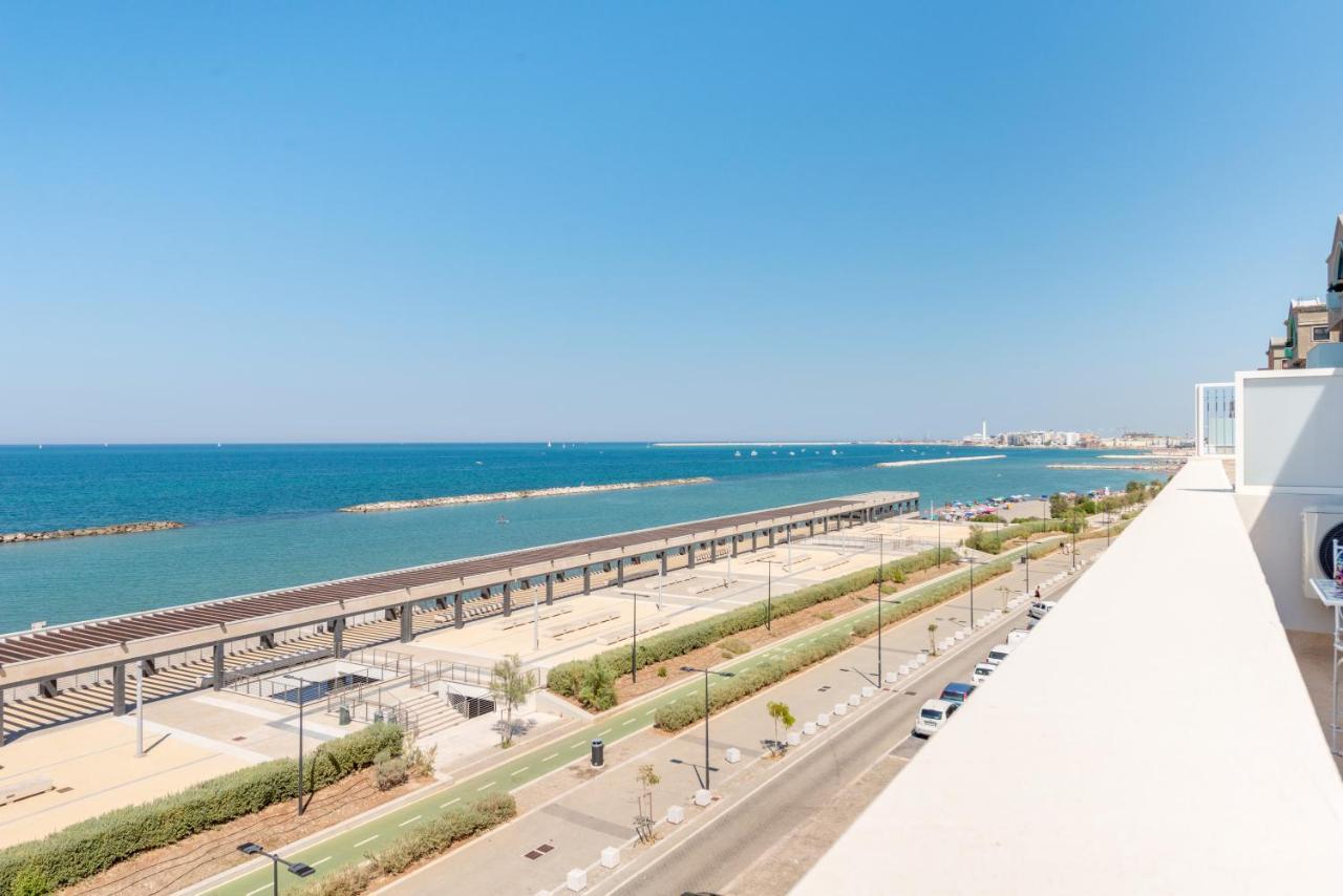 Waterfront With Seaview Balcony Apartment
