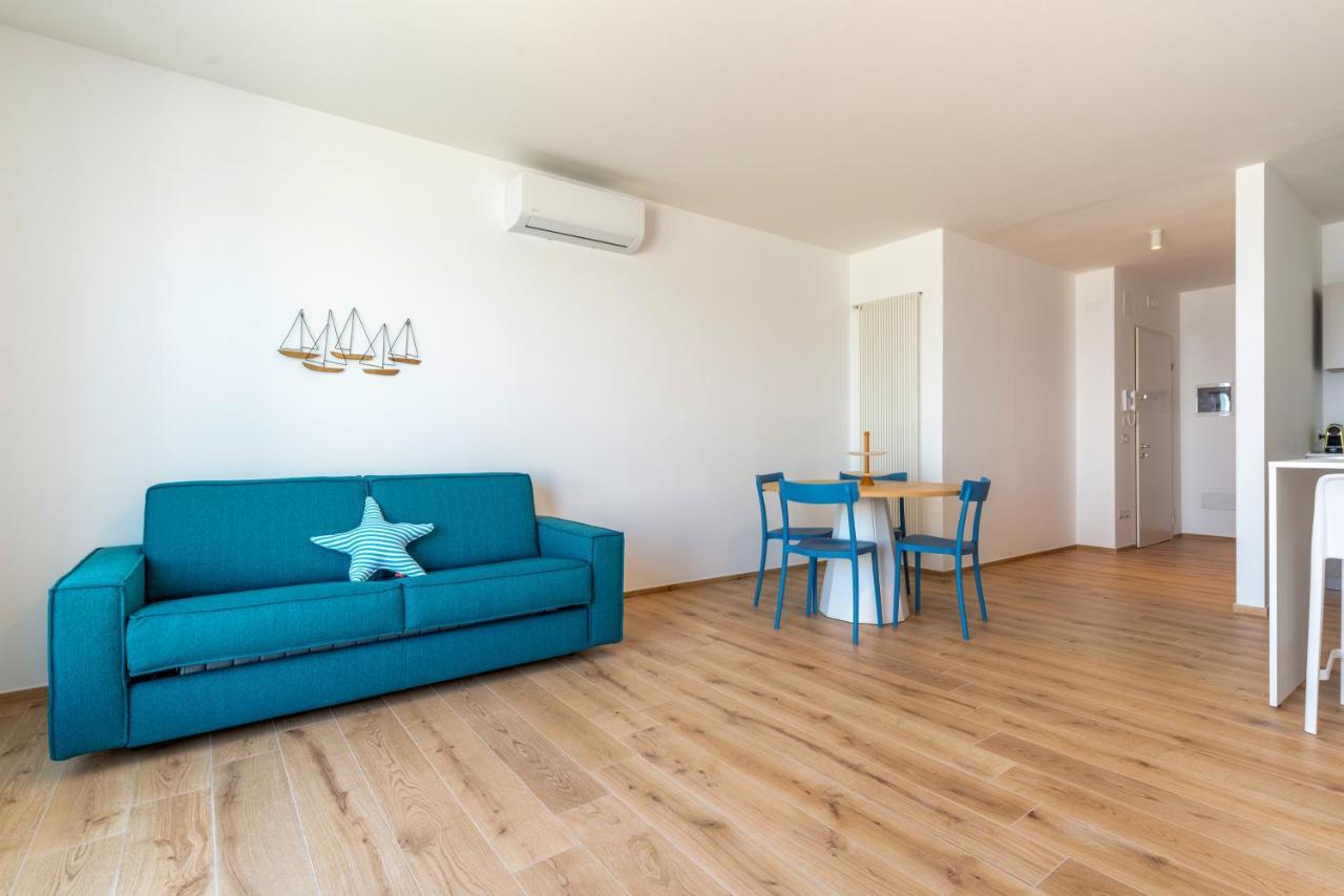 Waterfront With Seaview Balcony Apartment Bari