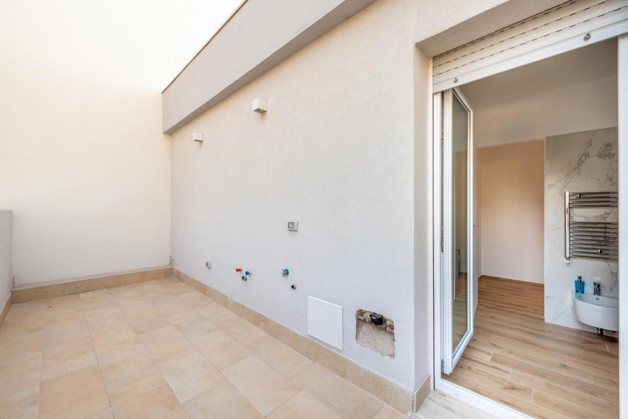 Waterfront With Seaview Balcony Apartment