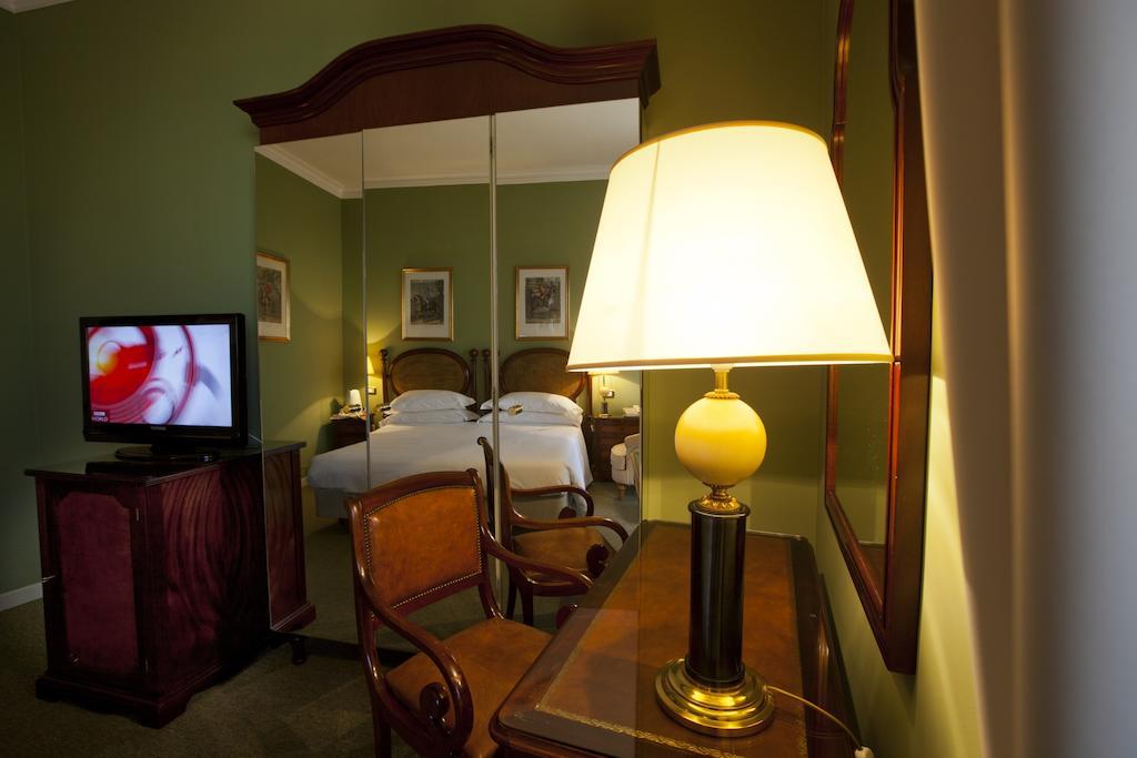 Palace 4*