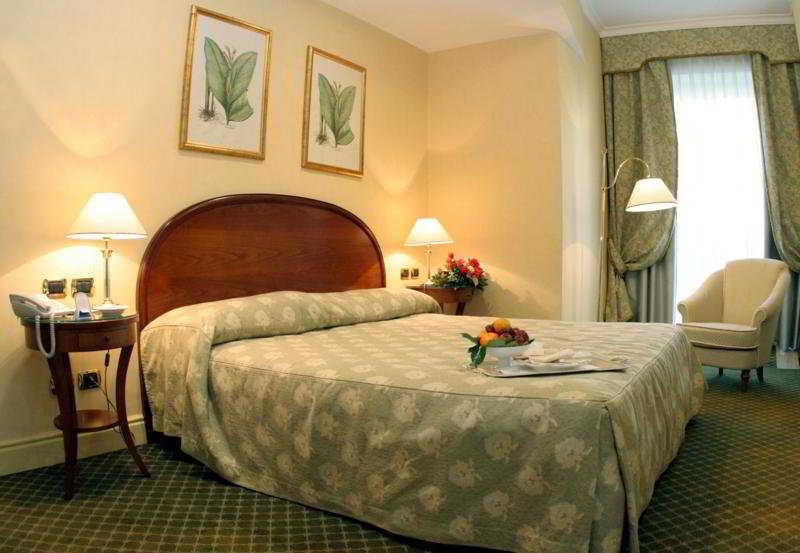 Palace 4* Bari