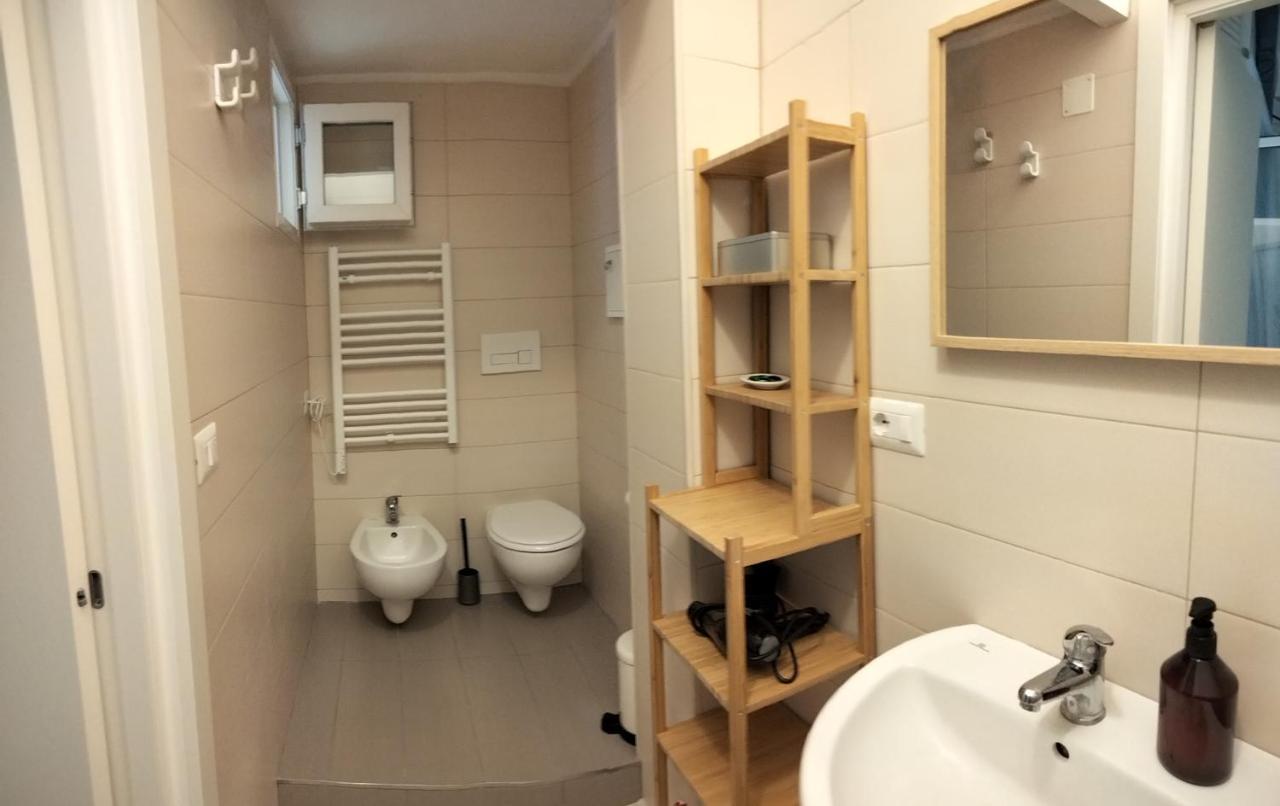 Meme Apartment