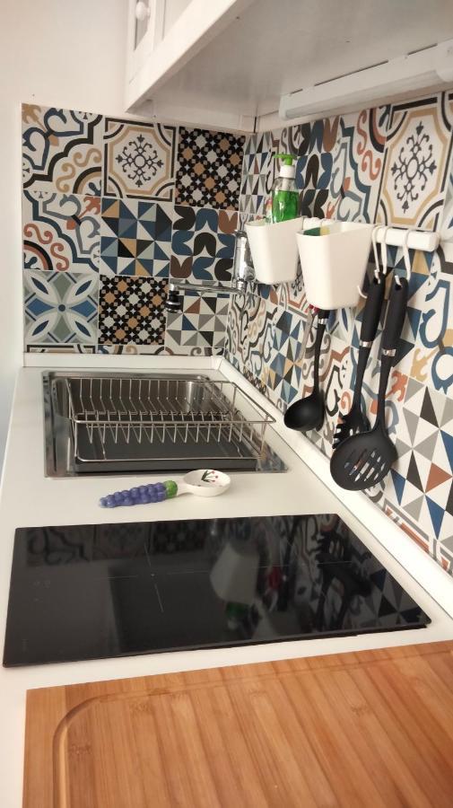 Apartment Meme Bari