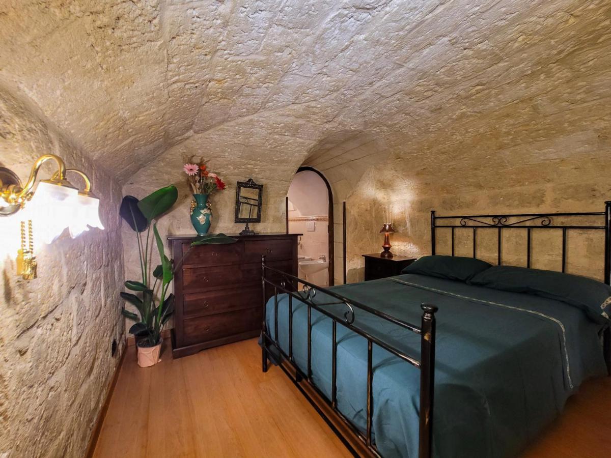 Cozy Classical In The Center Apartment Bari