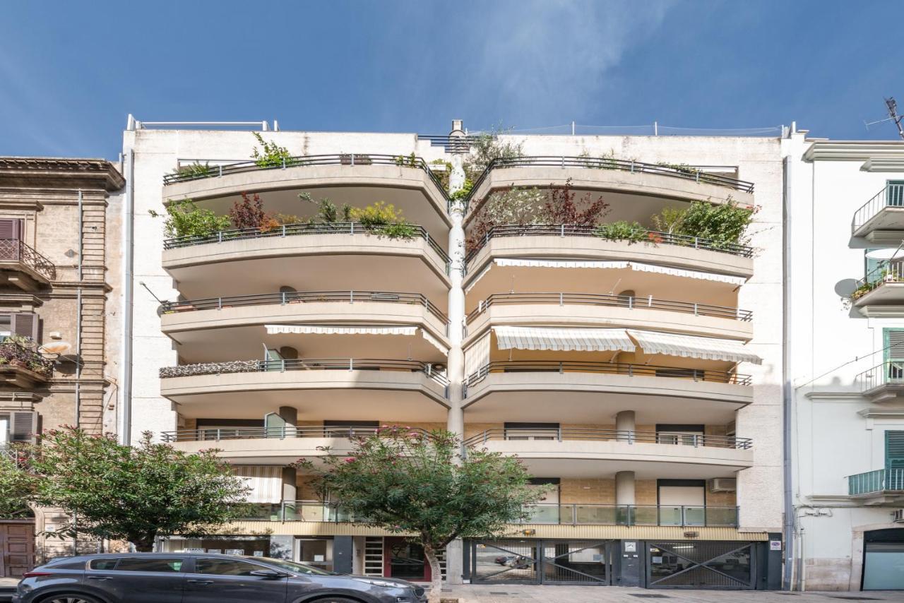 Apartment & Comfy With Veranda Bari
