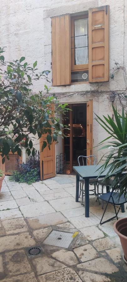 Traditional In Old * Bari