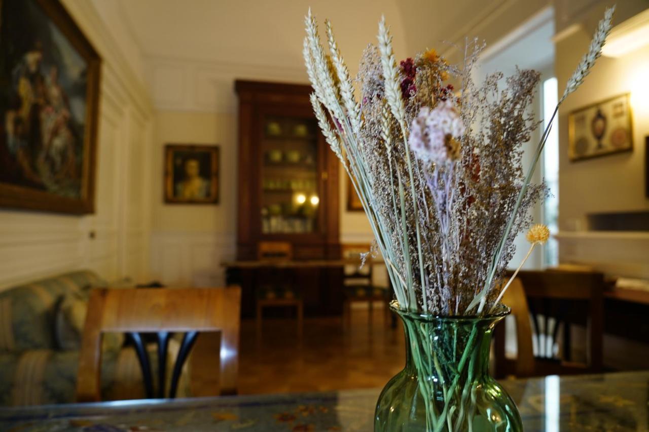 Sisuites * Bari