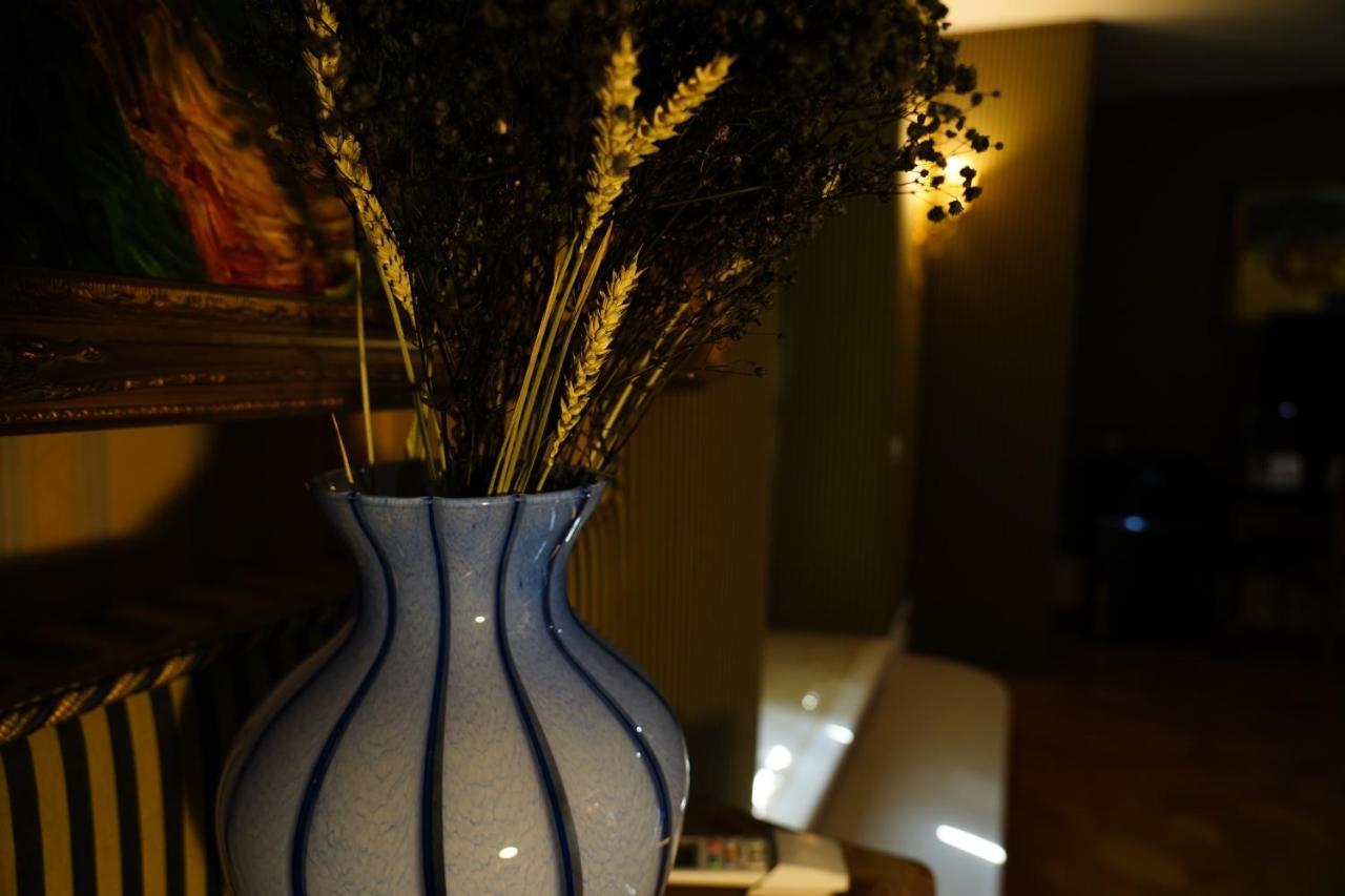 Sisuites * Bari