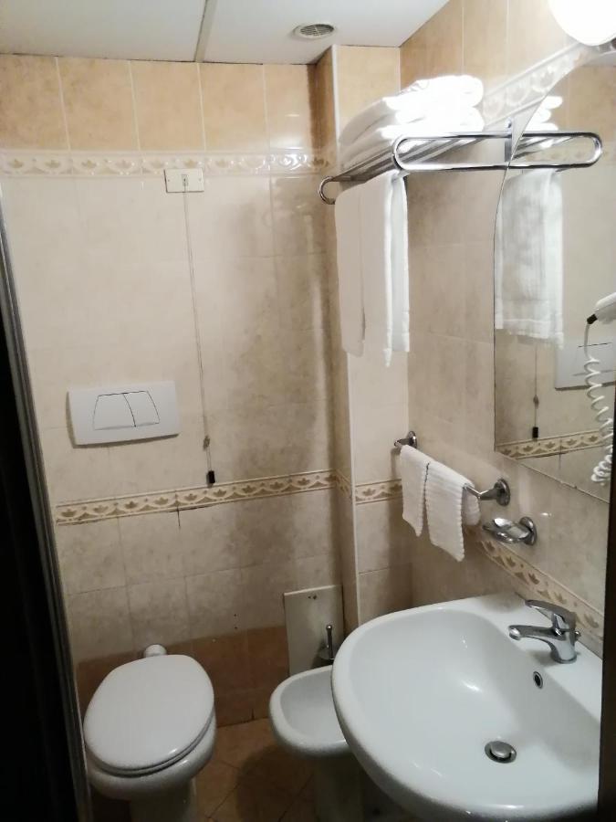 Khách sạn De Rossi Bari