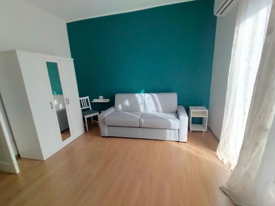 Apartment Aura
