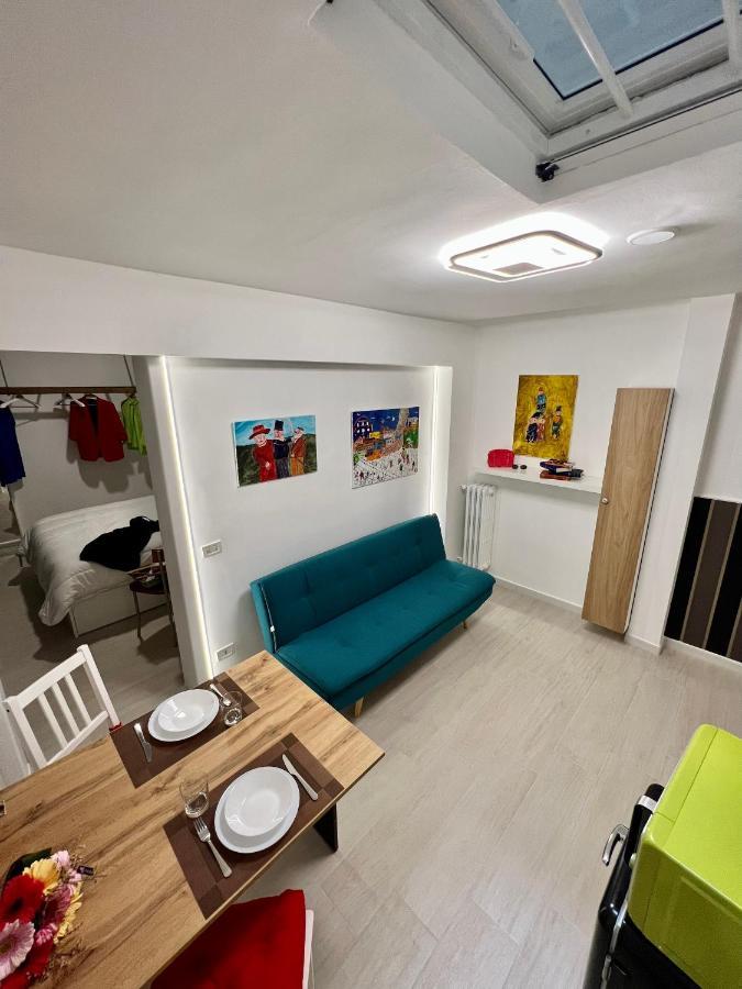 Ludo's Flat Center