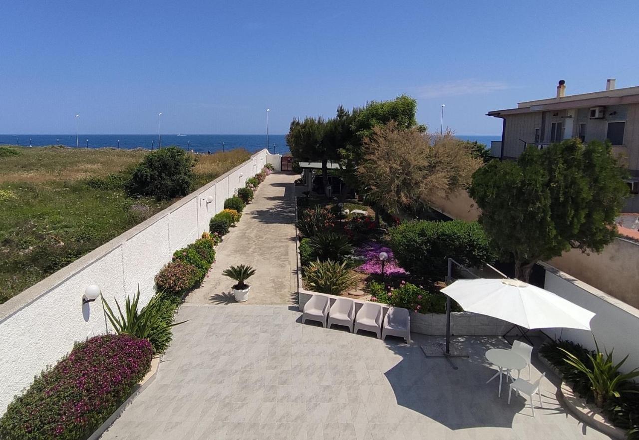 Seagull Sea & Airport Apartment