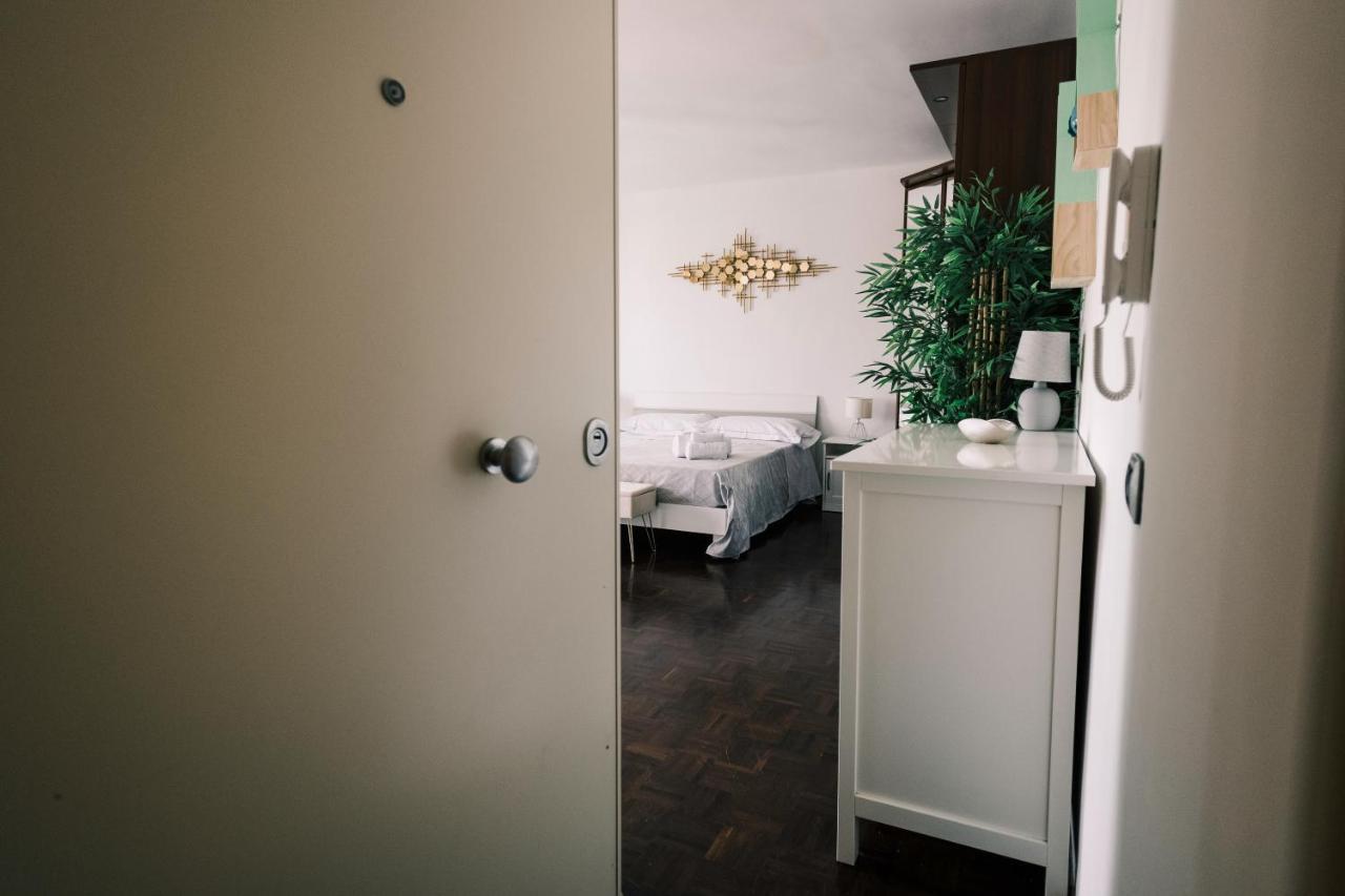 90 Upmurat Top Floor - City Center & Seaview *