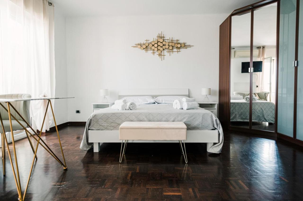 90 Upmurat Top Floor - City Center & Seaview