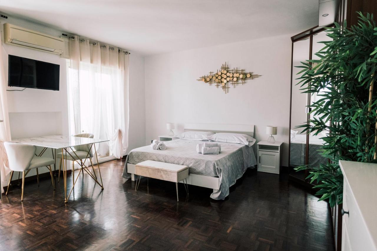 Căn hộ 90 Upmurat Top Floor - City Center & Seaview *