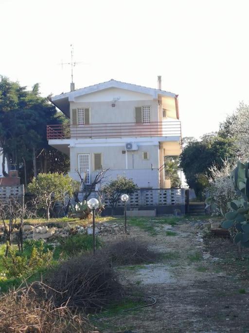 Lagioia 1 *