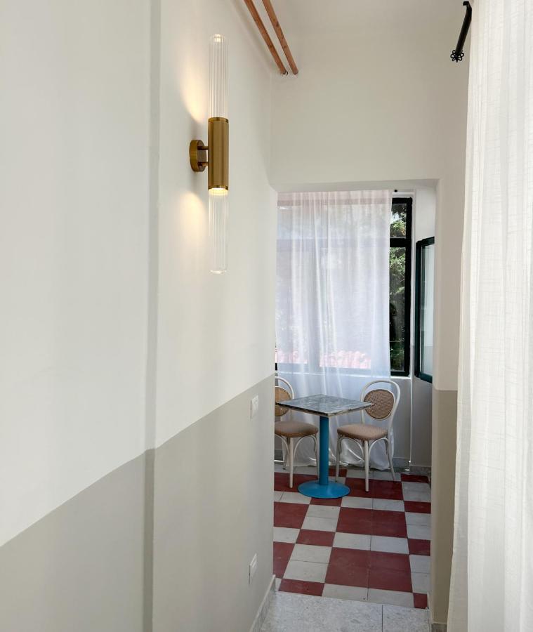 Caves Garden Apartment *