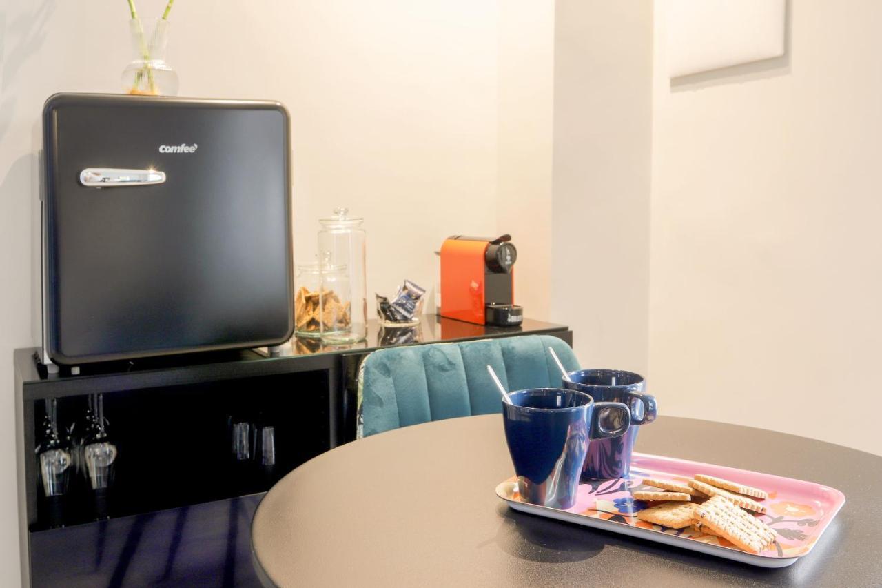 Floris: Modern In The Heart Of Center Appartement *