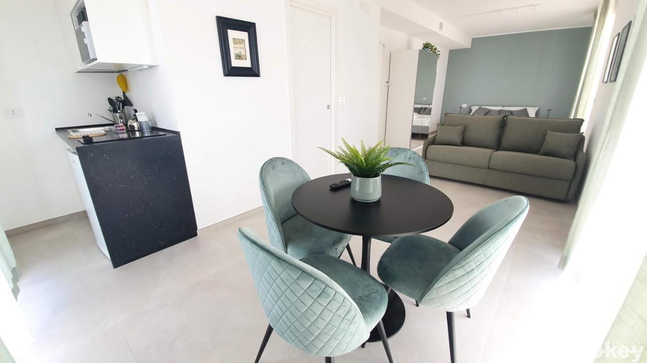 Mediterranea - Seaview, Pool & Garden Apartment *
